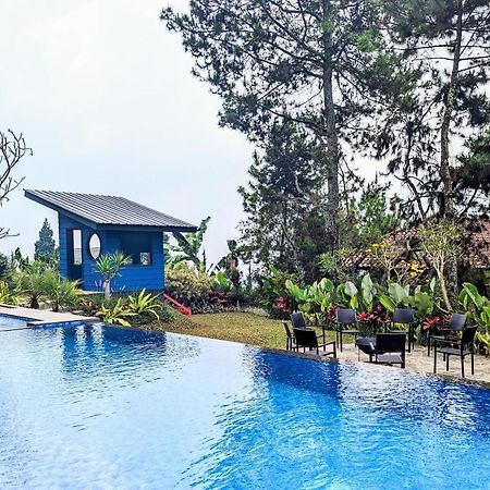 Cottonwood Exclusive Villa @Lembang Asri - Jacuzzi Playground Netflix Billyard المظهر الخارجي الصورة