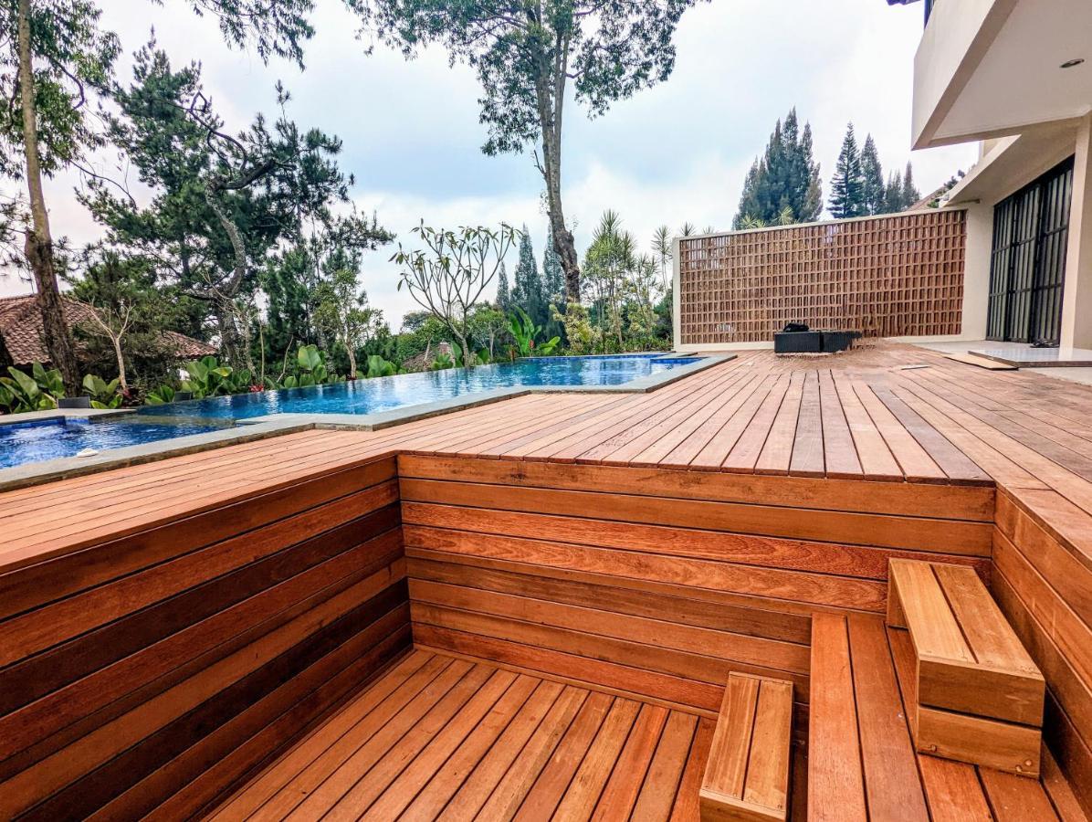 Cottonwood Exclusive Villa @Lembang Asri - Jacuzzi Playground Netflix Billyard المظهر الخارجي الصورة