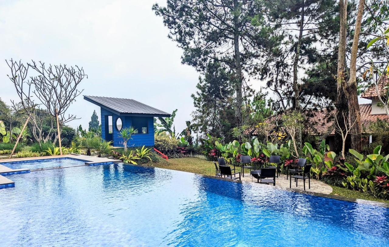 Cottonwood Exclusive Villa @Lembang Asri - Jacuzzi Playground Netflix Billyard المظهر الخارجي الصورة