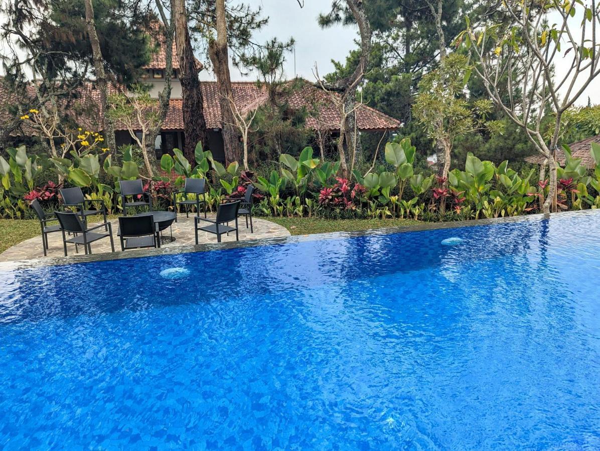 Cottonwood Exclusive Villa @Lembang Asri - Jacuzzi Playground Netflix Billyard المظهر الخارجي الصورة